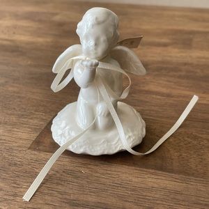 Mud Pie Kneeling Cherub Figurine Angel White